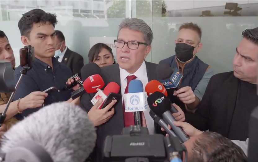 Ricardo Monreal anuncia su renuncia al Senado