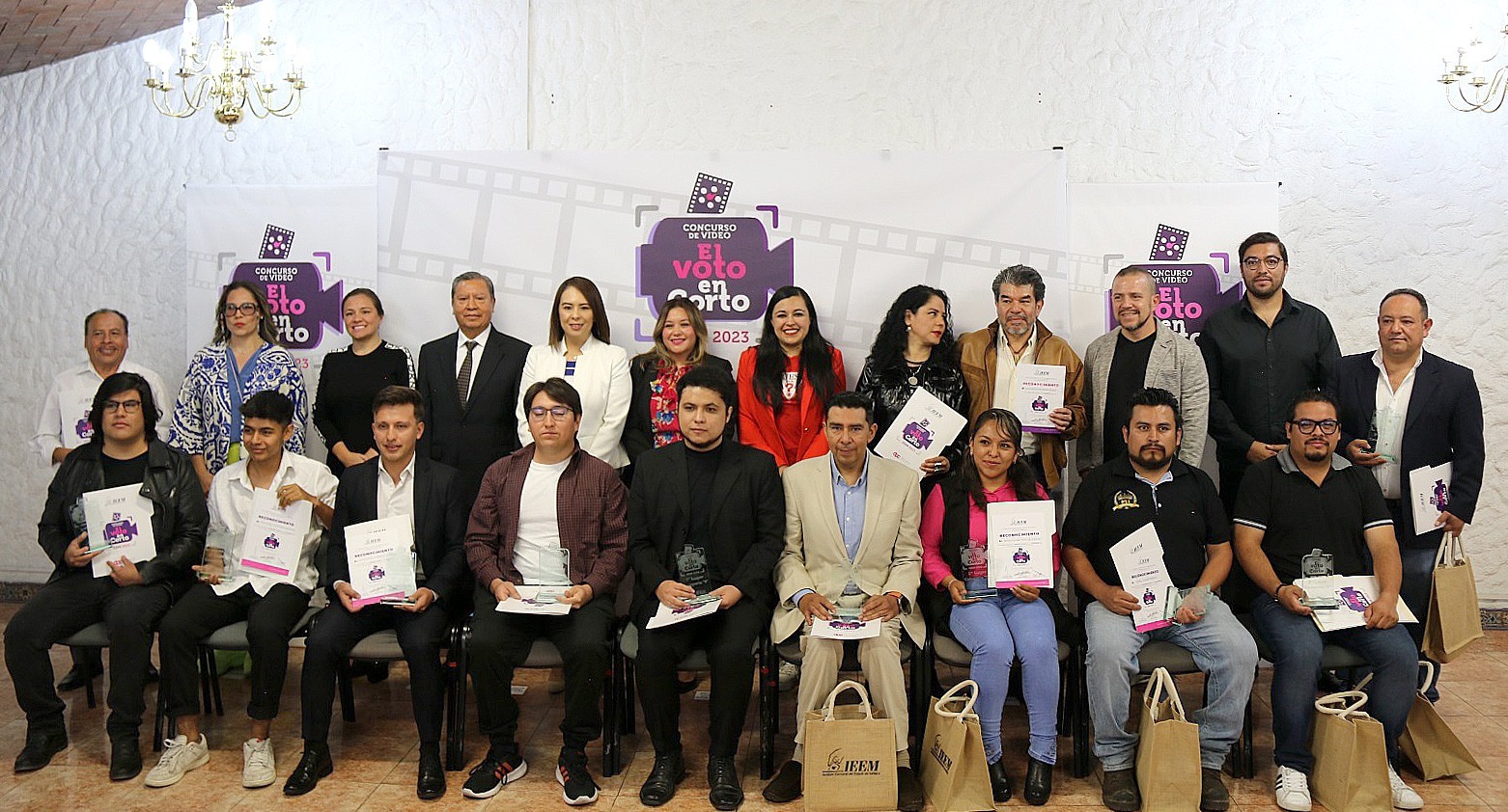 IEEM premia a los ganadores del Concurso de Video «El Voto en Corto»