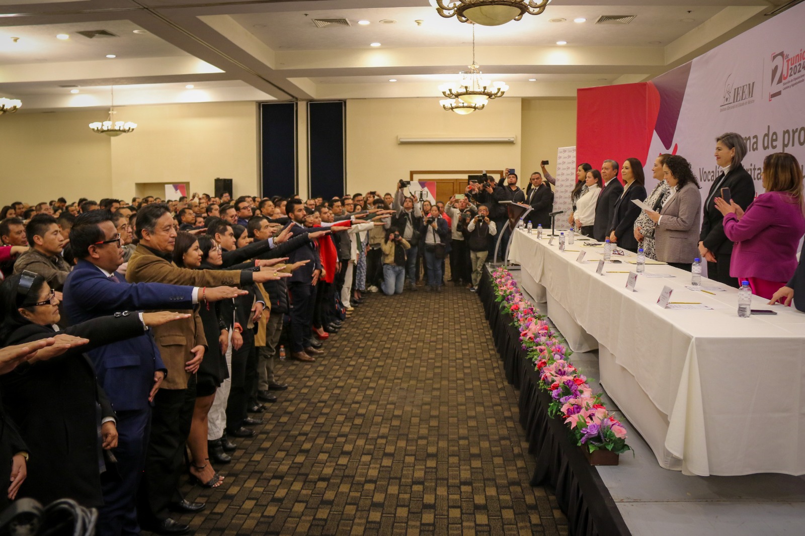 IEEM toma protesta a 385 vocales distritales y municipales