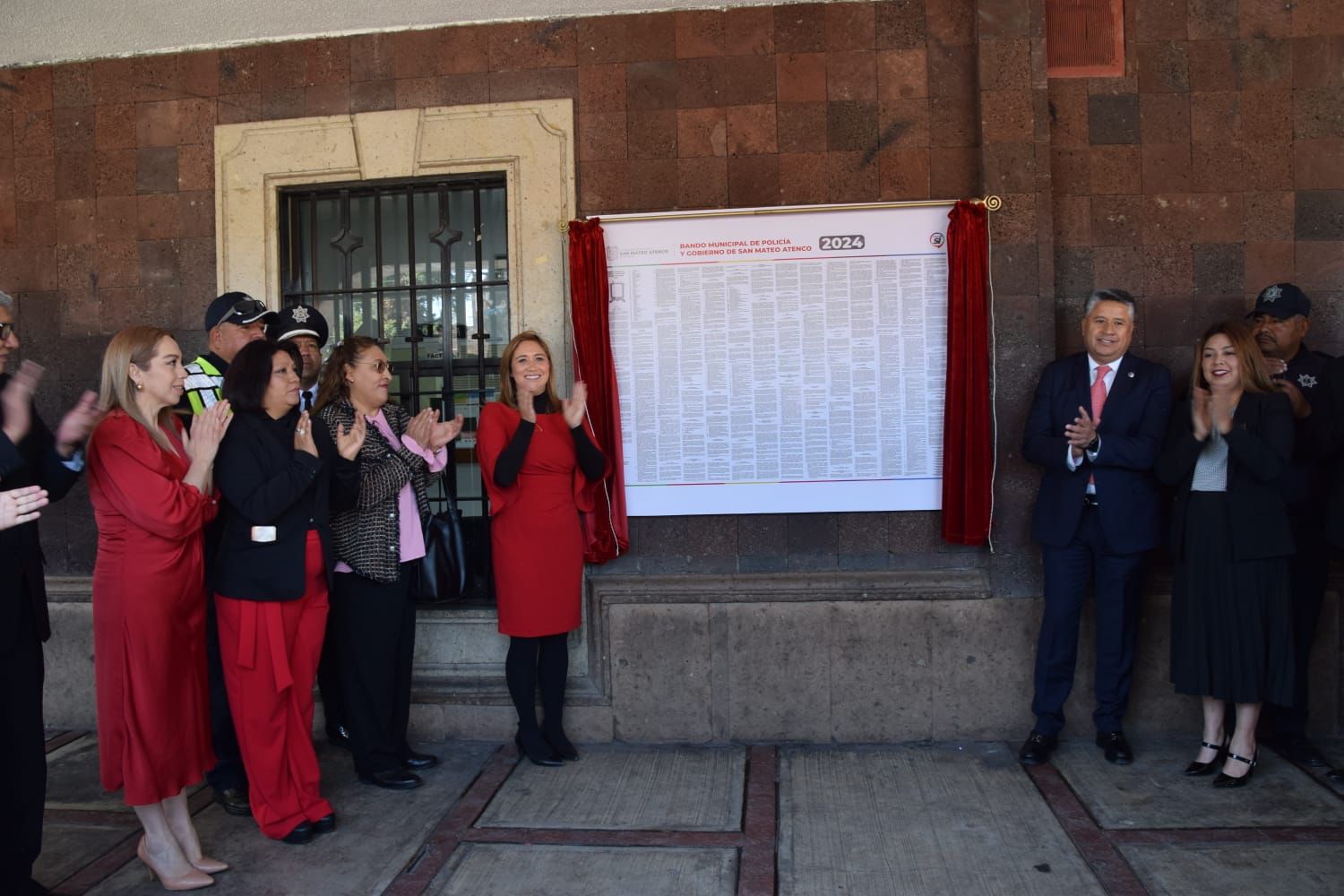 Presidenta de San Mateo Atenco promulga el Bando municipal 2024