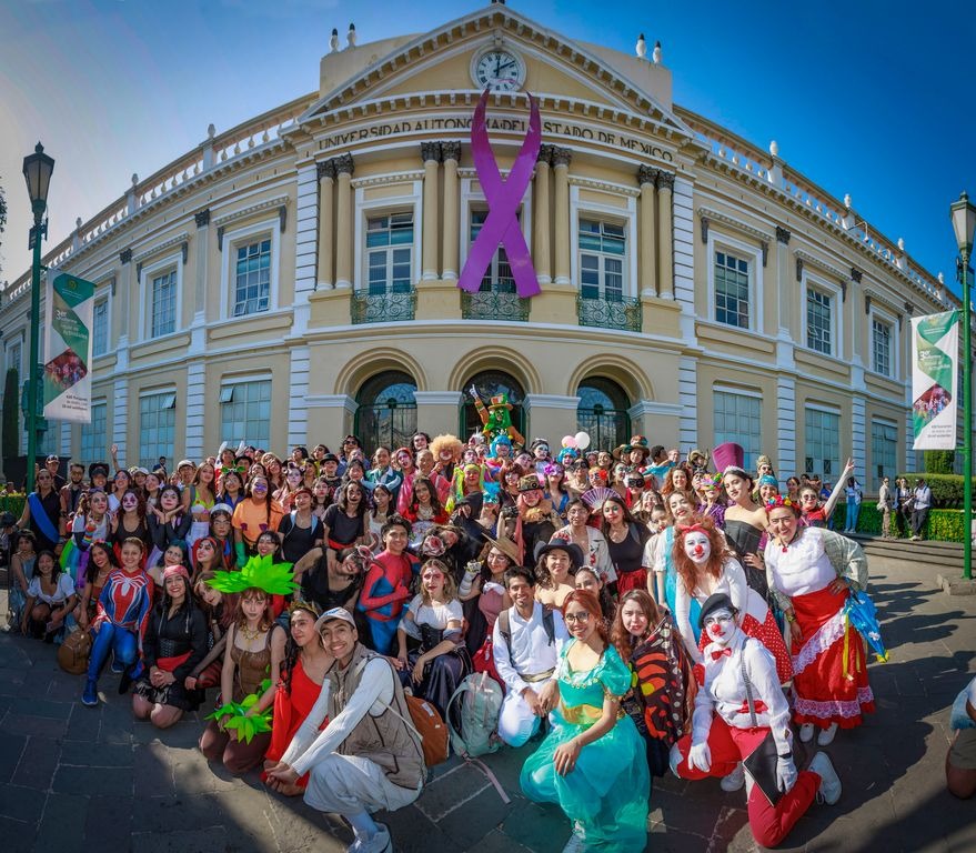Uaeméx celebra el Día Mundial del Teatro 2024 con desfile y batucada