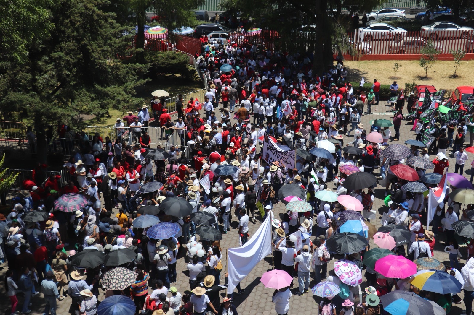 PRI registra aspirantes a alcaldías y diputaciones locales como en los viejos tiempos