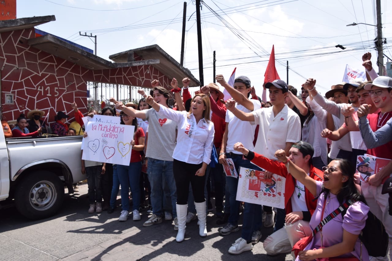 Ana Muñiz se comprometió con los jóvenes de San Mateo Atenco