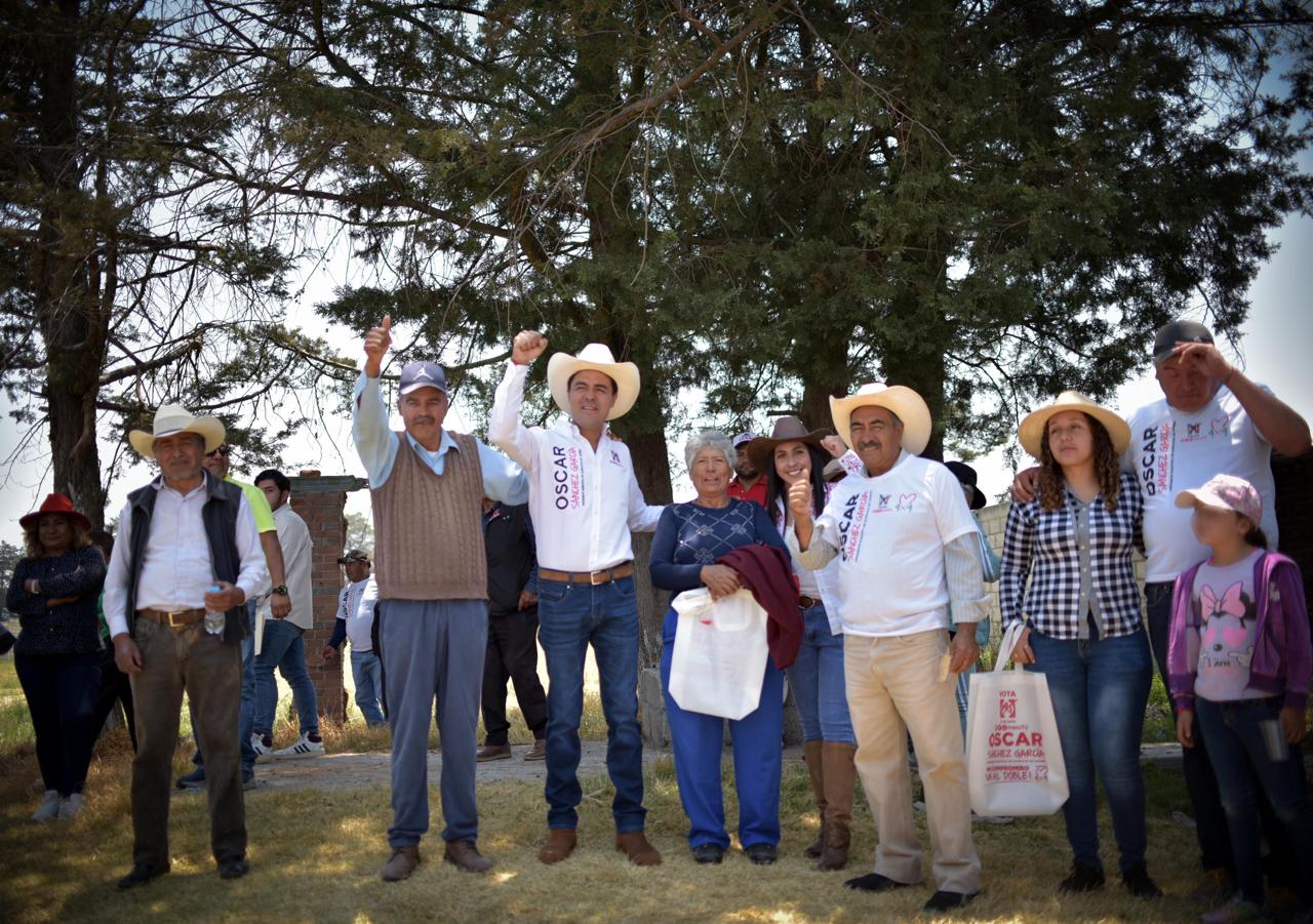 Oscar Sánchez visitó la comunidad de Santa Juana
