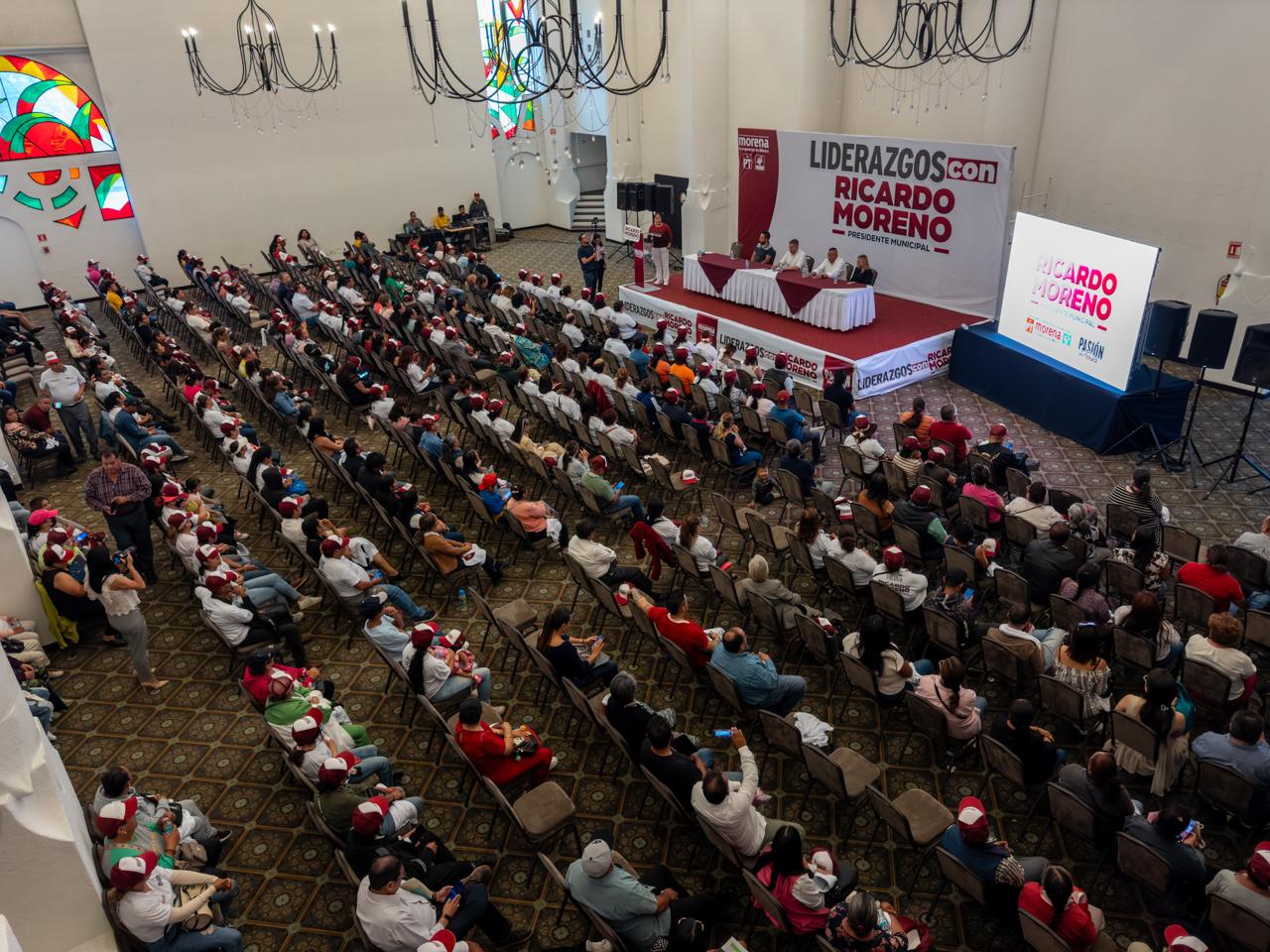 Liderazgos del PRI en Toluca se suman a Ricardo Moreno