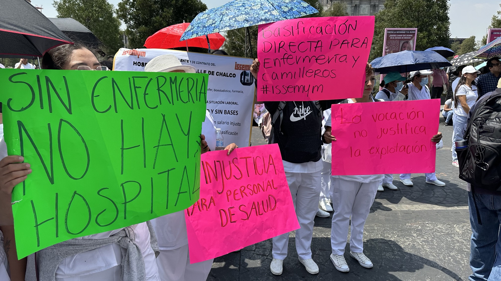 Trabajadores del Issemym exigen mejoras laborales al gobierno mexiquense