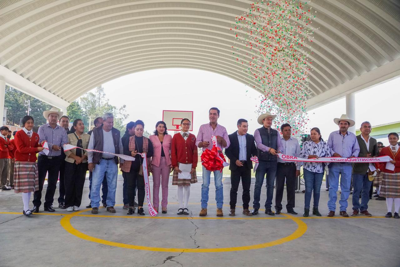 Oscar Sánchez García ratificó su compromiso con la educación en Almoloya de Juárez