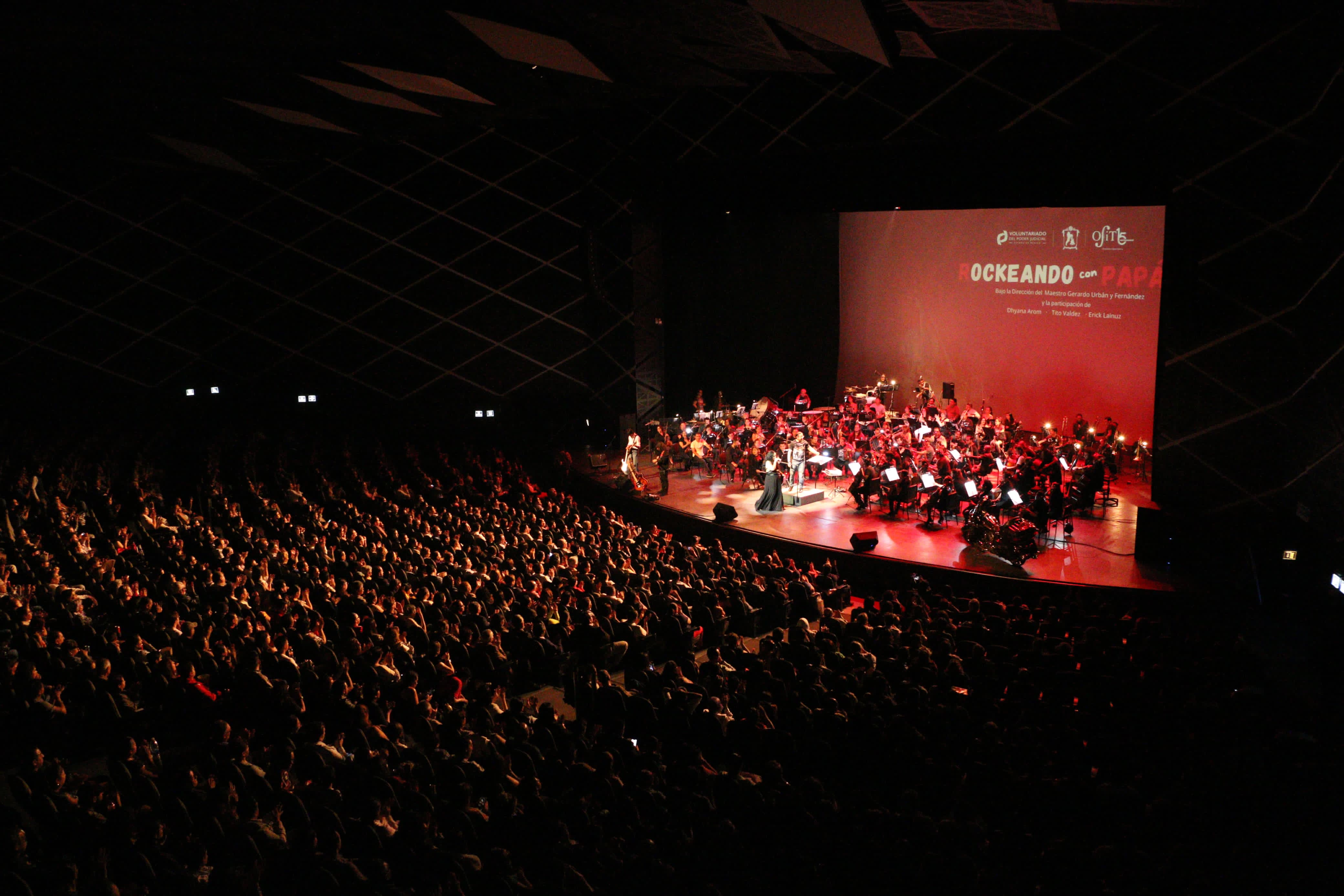 Toluca celebra Día del Padre con concierto de rock de la OFIT