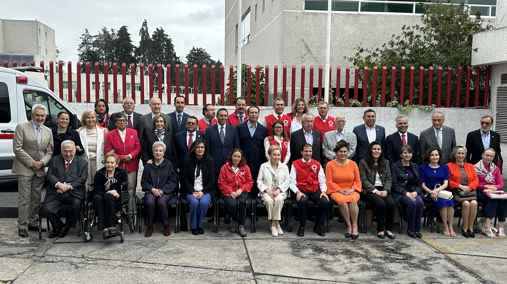 Cruz Roja de Toluca reconoce apoyo de los exalcaldes