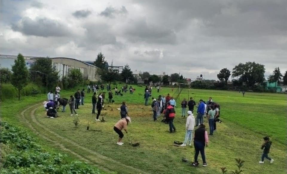 San Mateo Atenco reforestación con 700 árboles en La Reforma