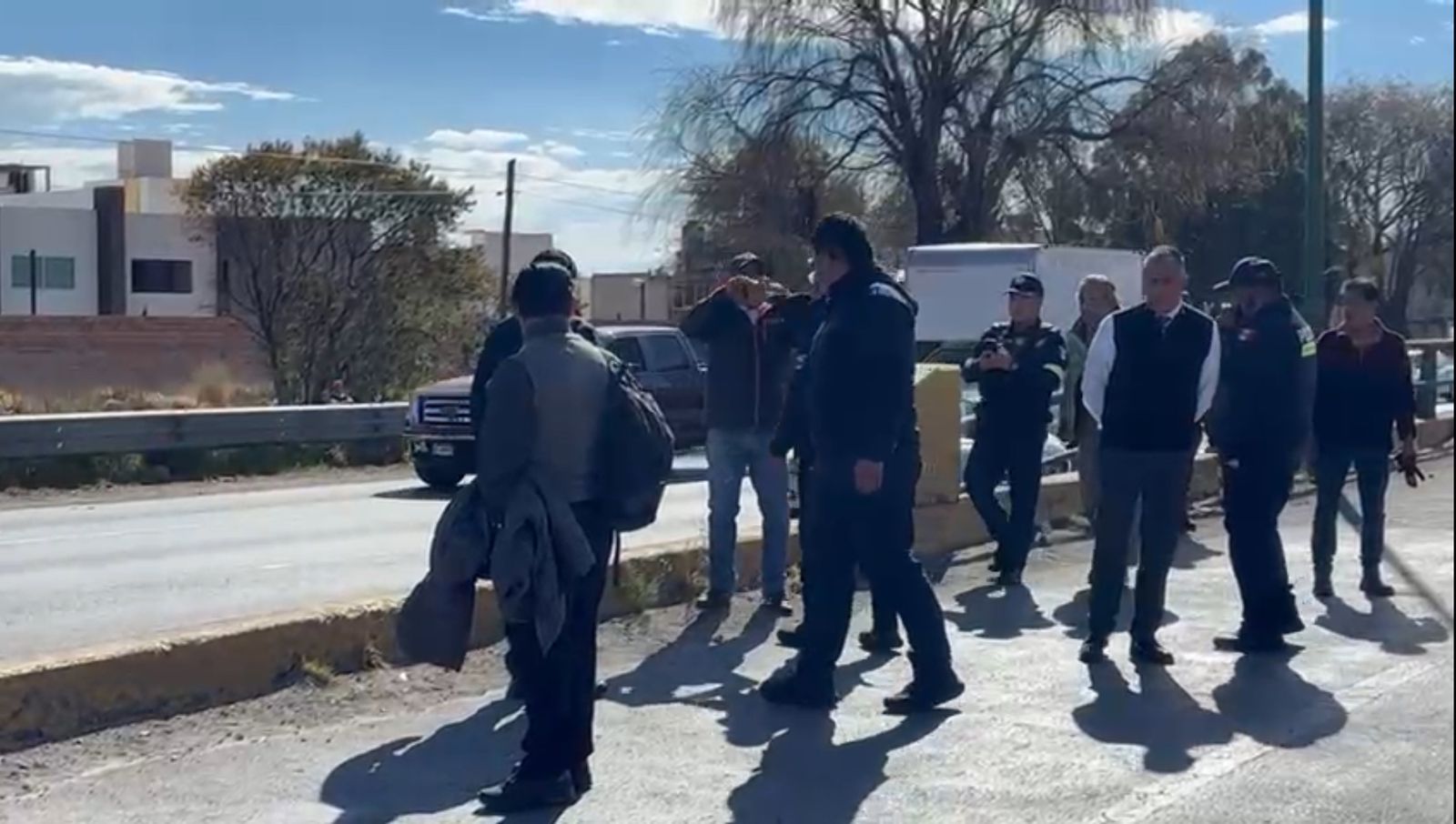 Reporteros de Antena 125 son agredidos por policías en Mexicaltzingo (Video)