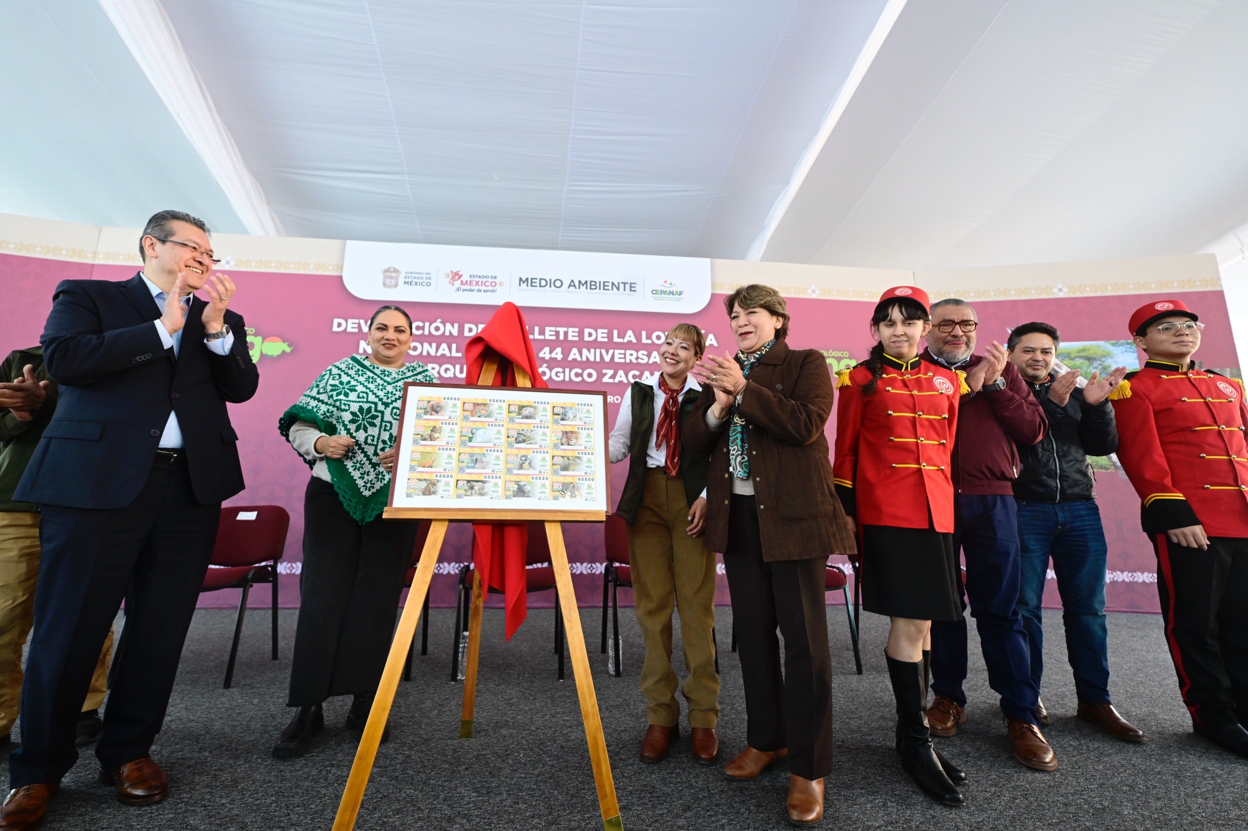 Delfina Gómez devela billete conmemorativo de Zacango, el mayor refugio animal del país, que celebra 44 años promoviendo la conservación