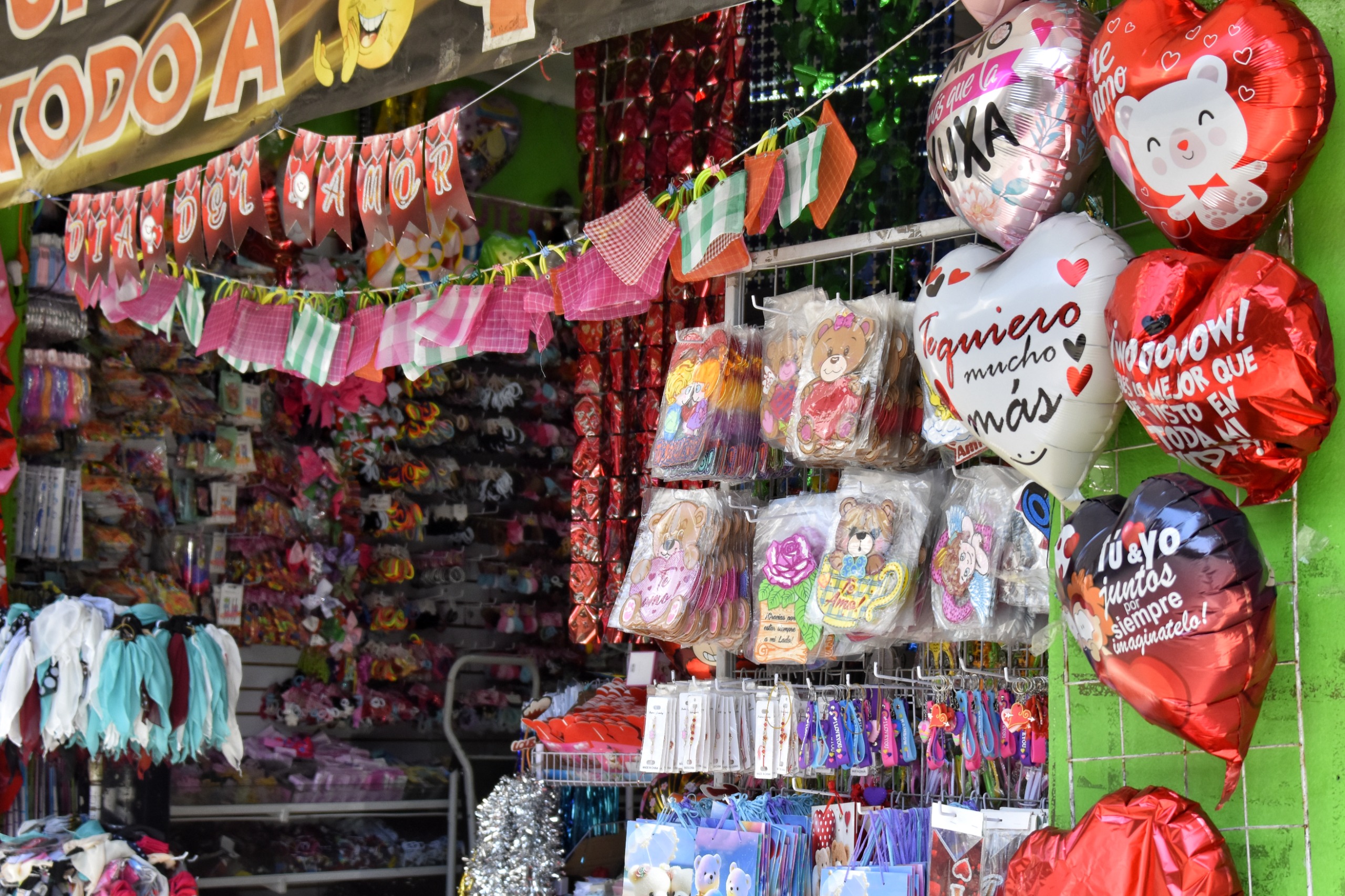 La derrama económica por el Día del Amor y la Amistad en Edoméx superará los 3,300 mdp, impulsada por el sector floricultor, restaurantero y comercial