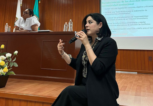 María José Bernáldez con auditorio semivacío en Ecatepec, ¿boicot o desinterés en elección de rectora de UAEMéx?