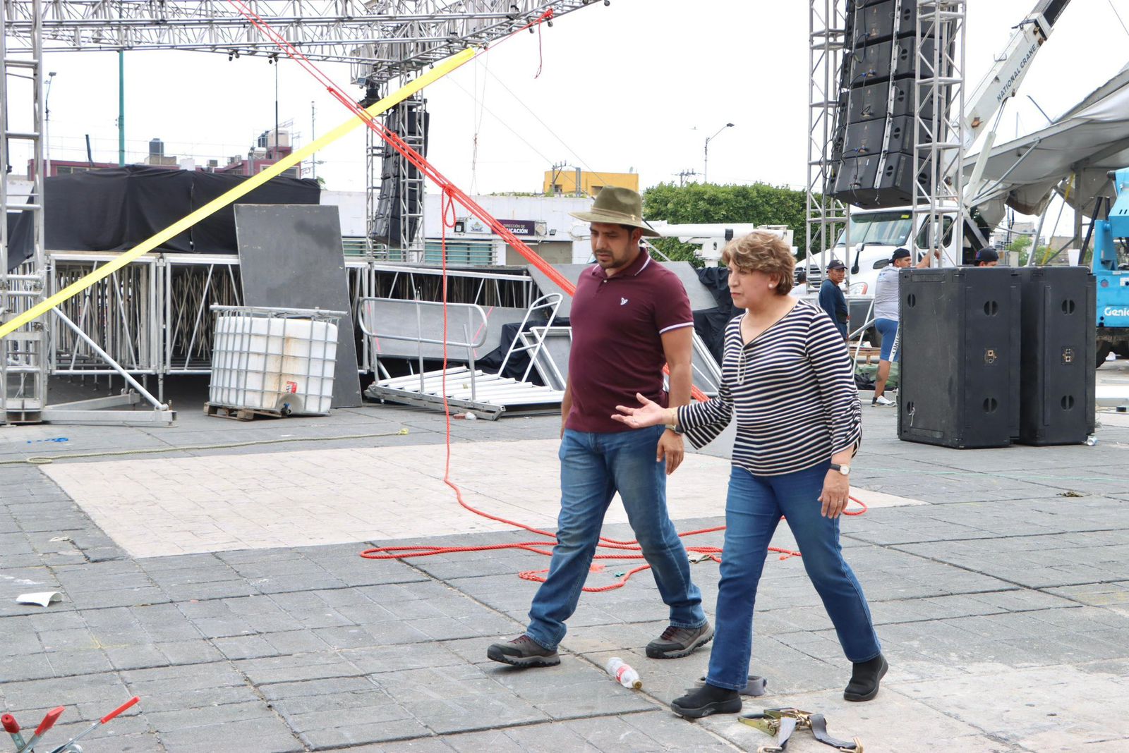 La gobernadora Delfina Gómez supervisa la zona del accidente en Nezahualcóyotl