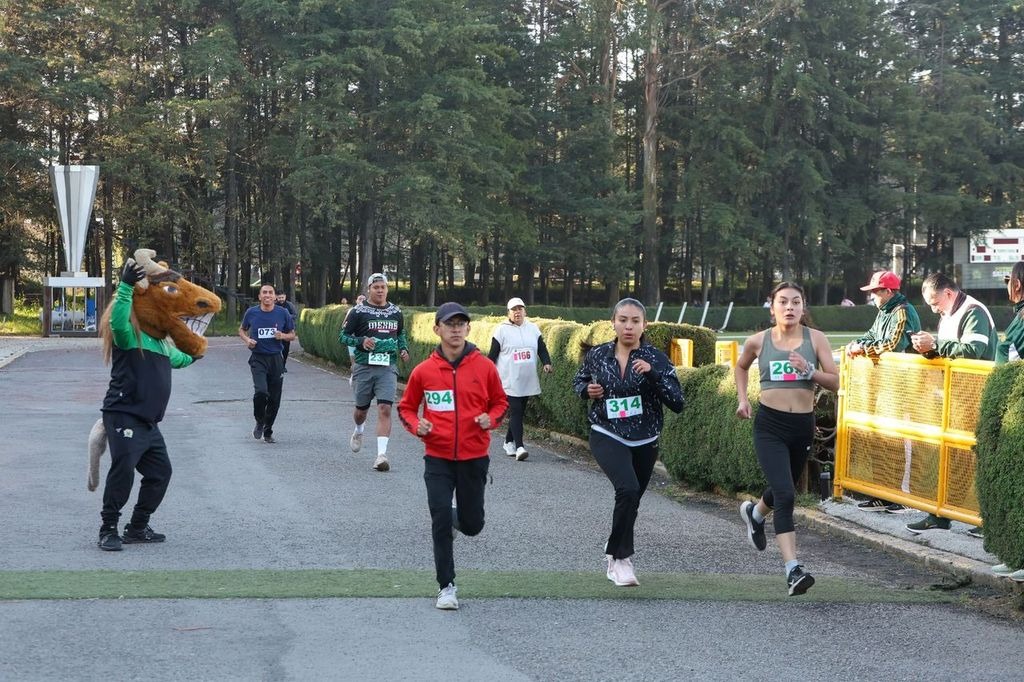 UAEMéx, Facultad de Planeación Urbana celebra 39 años con masiva jornada deportiva