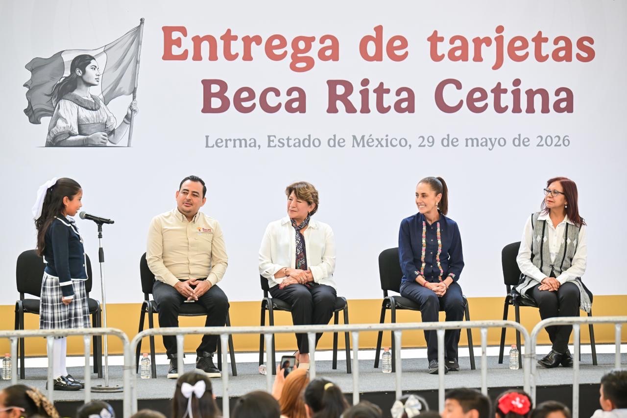 Sheinbaum y Delfina entregan becas en Lerma