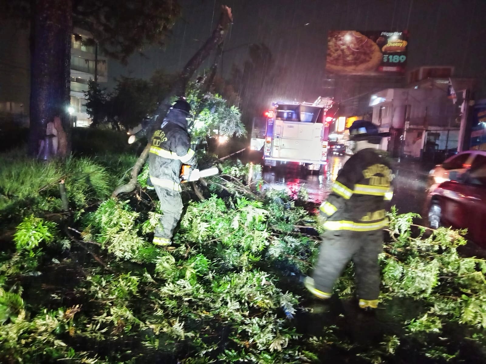 Toluca mantiene operativo tras fuerte lluvia del vierne