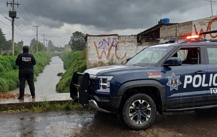 Lluvia golpea Toluca y activa operativo por encharcamientos